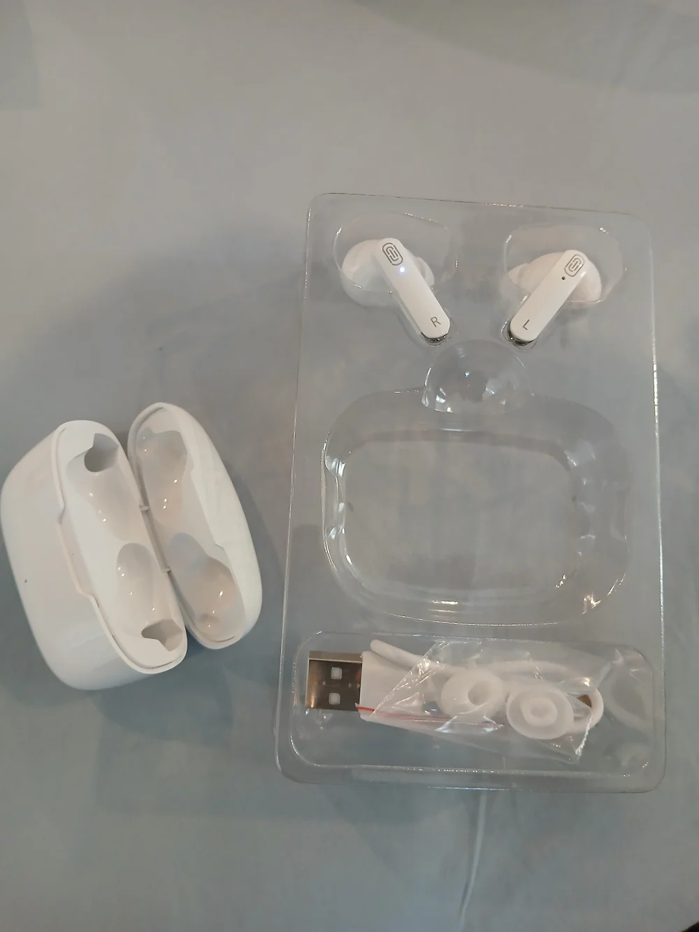True Wireless Bluetooth Earbuds with Charging Case - White